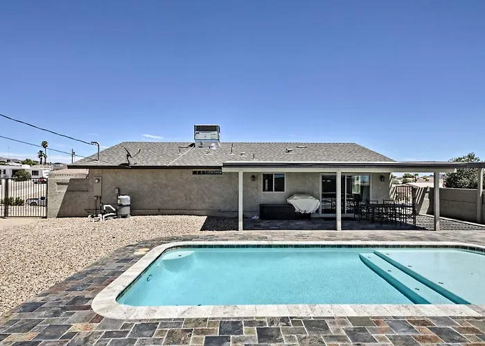 Near Marina: W/ Pool & Views In Havasu! Hébergement de vacances