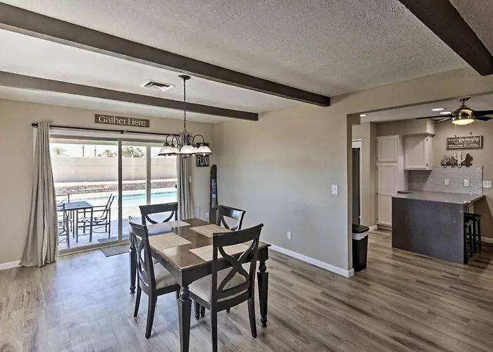 Near Marina: W/ Pool & Views In Havasu! Hébergement de vacances