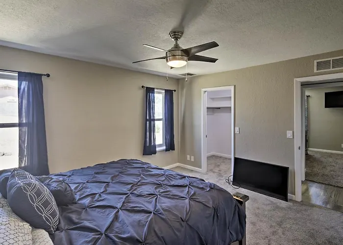 Near Marina: W/ Pool & Views In Havasu!